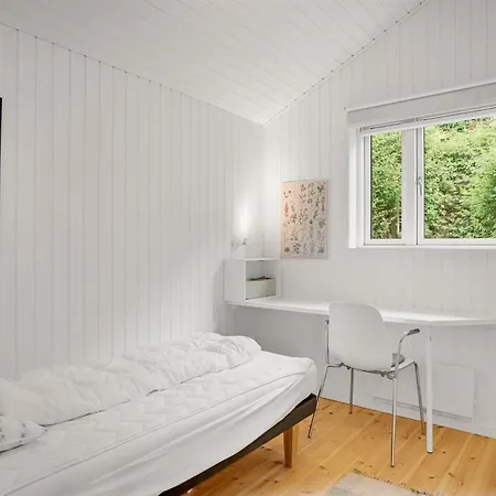 Blia - 120m To The Fjord By Interhome *