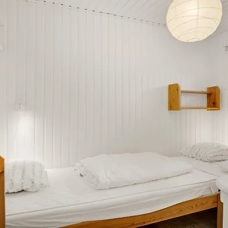Blia - 120m To The Fjord By Interhome