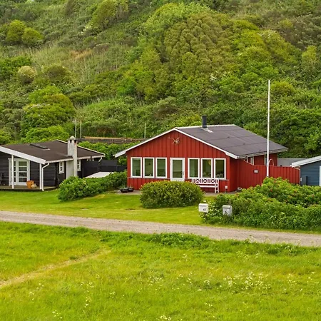 Blia - 120m To The Fjord By Interhome