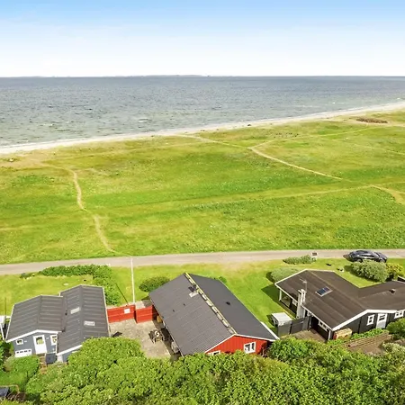 Blia - 120m To The Fjord By Interhome *