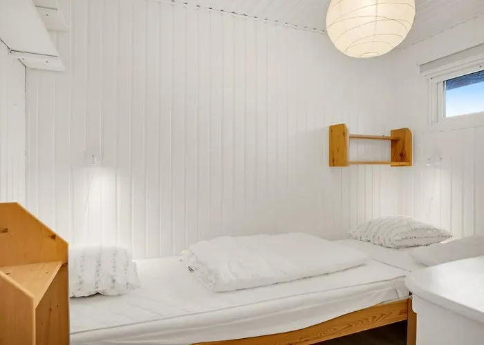 Blia - 120m To The Fjord By Interhome